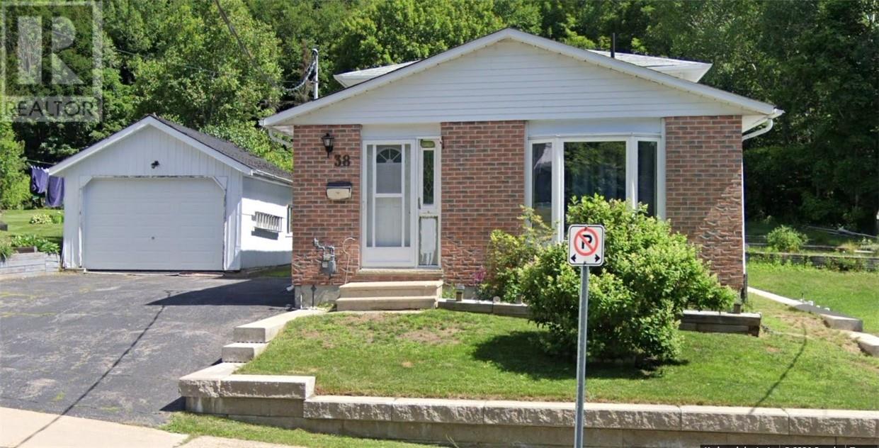 38 Ottawa Ave, Elliot Lake, Ontario, P5A2P1 — Photo 43