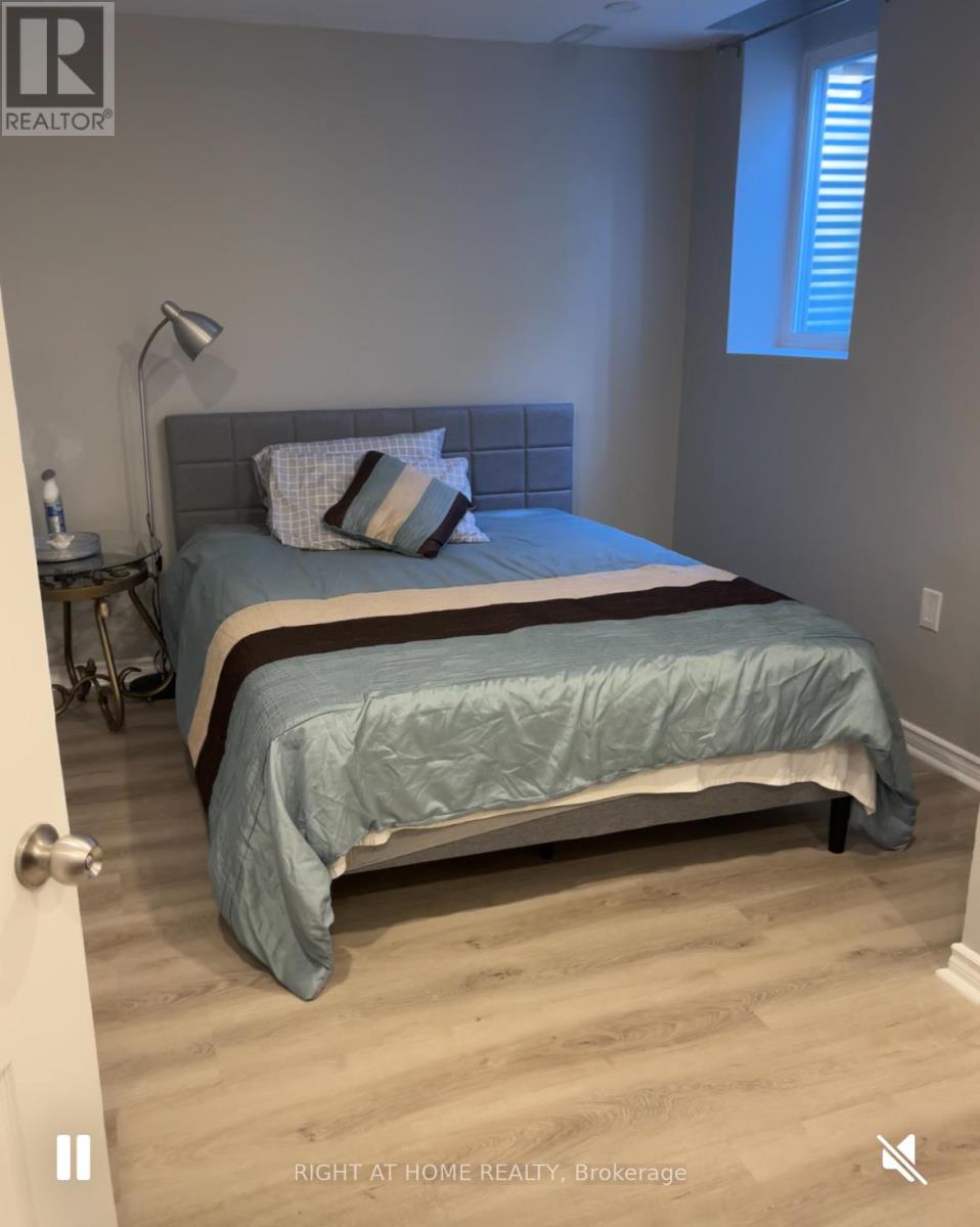 BASEMENT - 27 DILLS CRESCENT E, Milton (DE Dempsey), Ontario, L9T5P9 — Photo 4