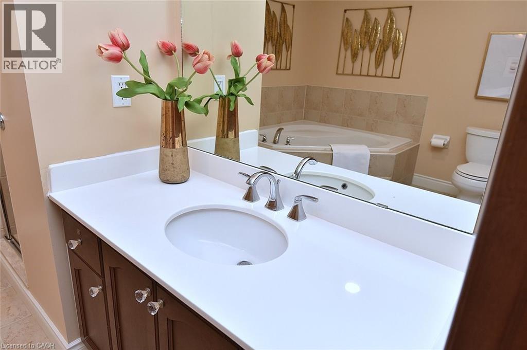 3000 CREEKSIDE Drive Unit# 501, Dundas, Ontario, L9H7S8 — Photo 24