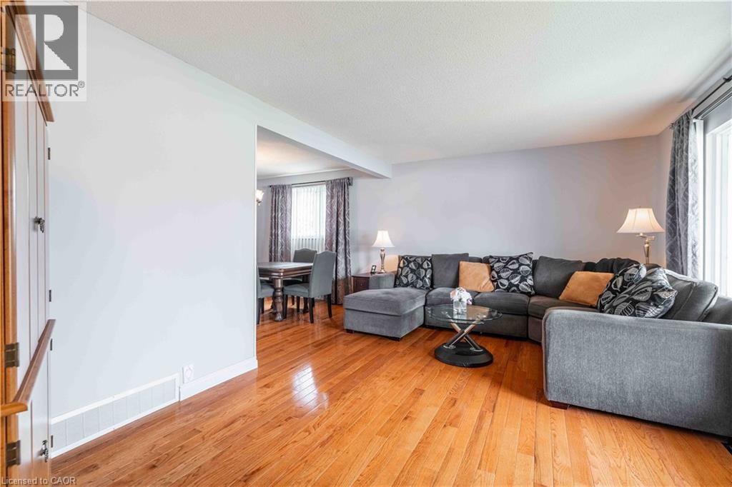 519 BRIGADOON Drive, Hamilton, Ontario, L9C6C9 — Photo 4