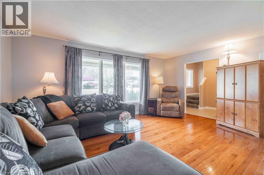 519 BRIGADOON Drive, Hamilton, Ontario, L9C6C9 — Photo 6