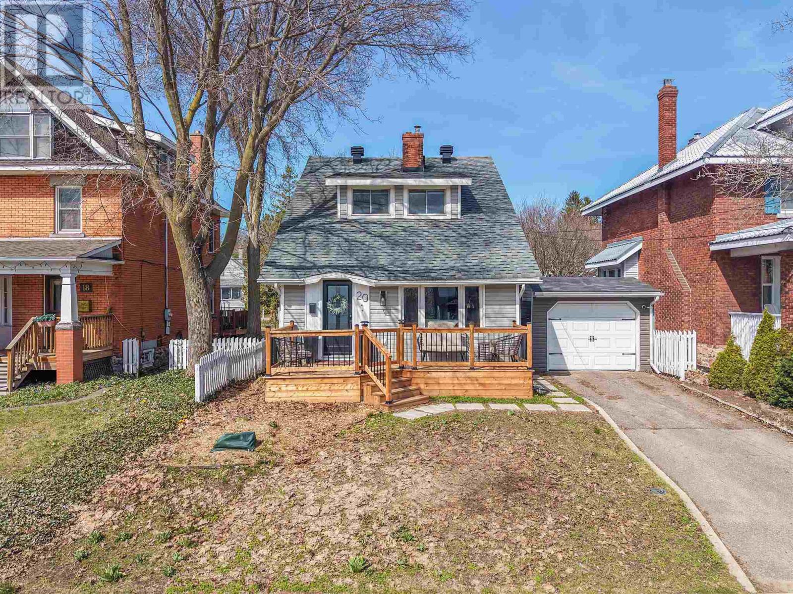 20 Euclid RD, Sault Ste. Marie, Ontario, P6B1A2 — Photo 2