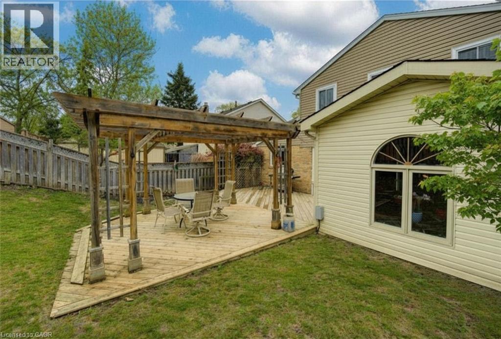 15 DEERWOOD Crescent, Kitchener, Ontario, N2N1R4 — Photo 39