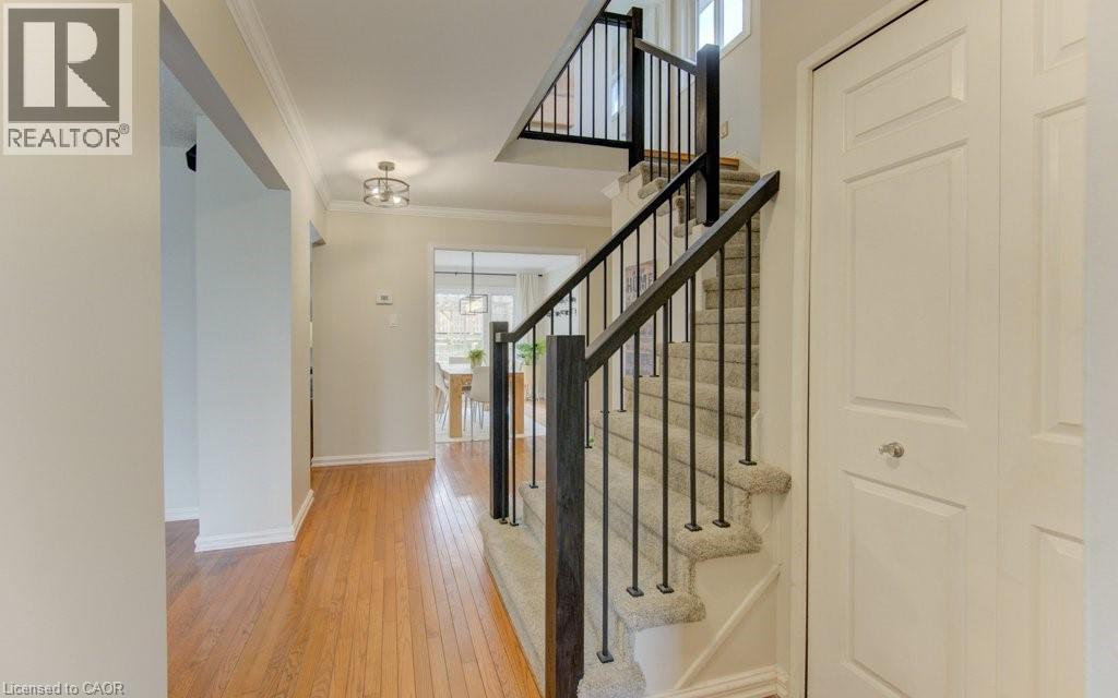 15 DEERWOOD Crescent, Kitchener, Ontario, N2N1R4 — Photo 4