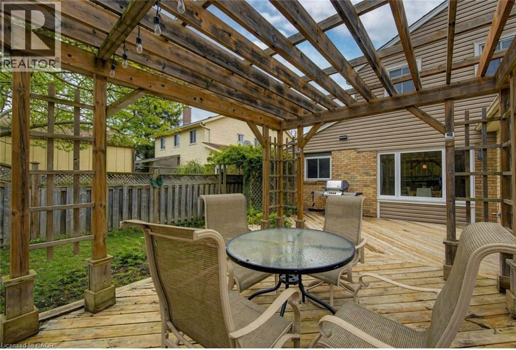 15 DEERWOOD Crescent, Kitchener, Ontario, N2N1R4 — Photo 40