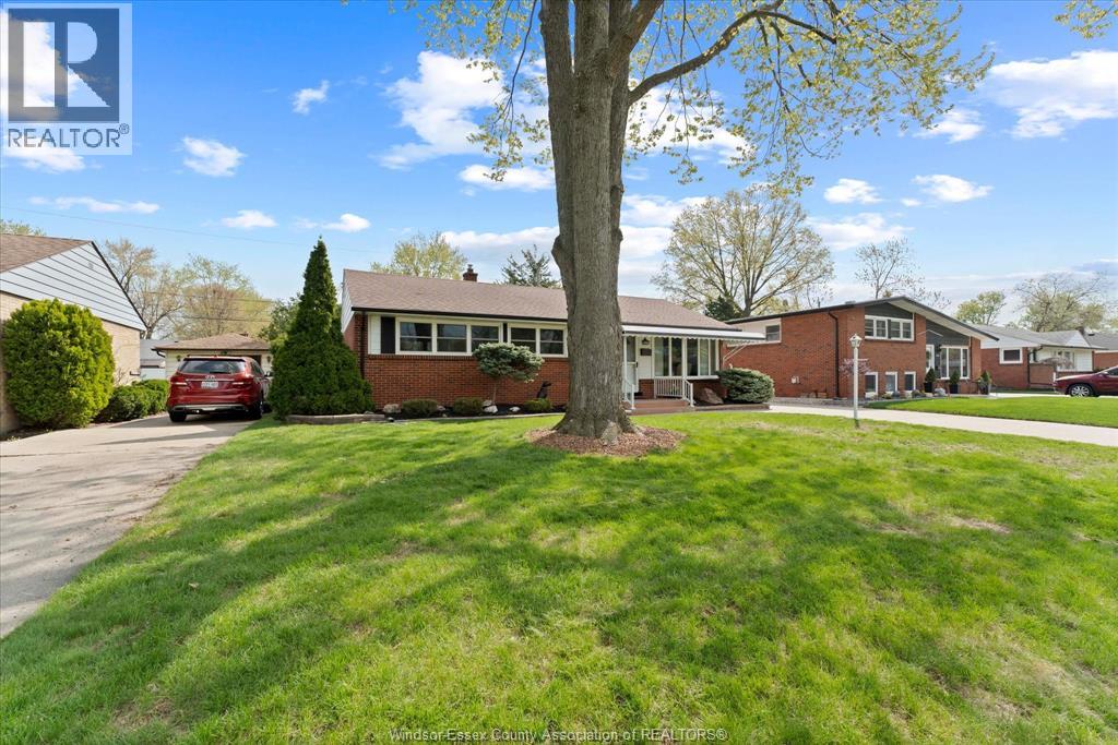 3570 ROXBOROUGH BOULEVARD, Windsor, Ontario, N9E3A2 — Photo 4