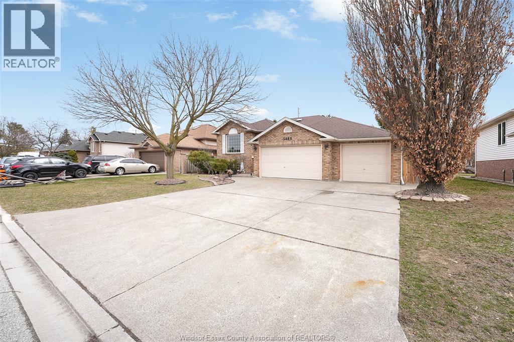 3888 ARISTOTLE CRESCENT, Windsor, Ontario, N9G2N9 — Photo 4