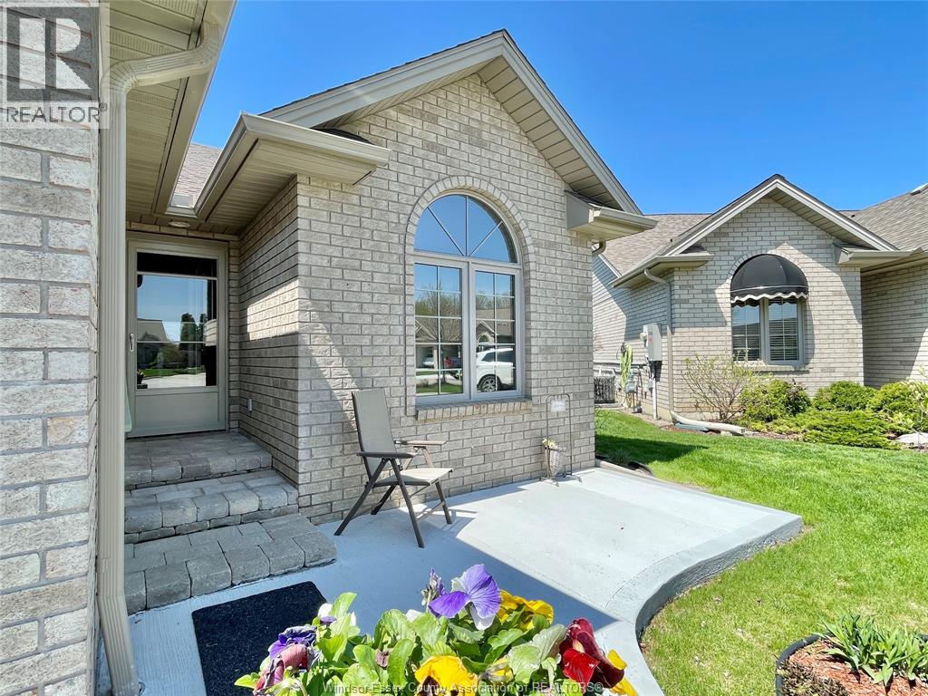 8 Sand Pebble CRESCENT, Kingsville, Ontario, N9Y4B3 — Photo 2