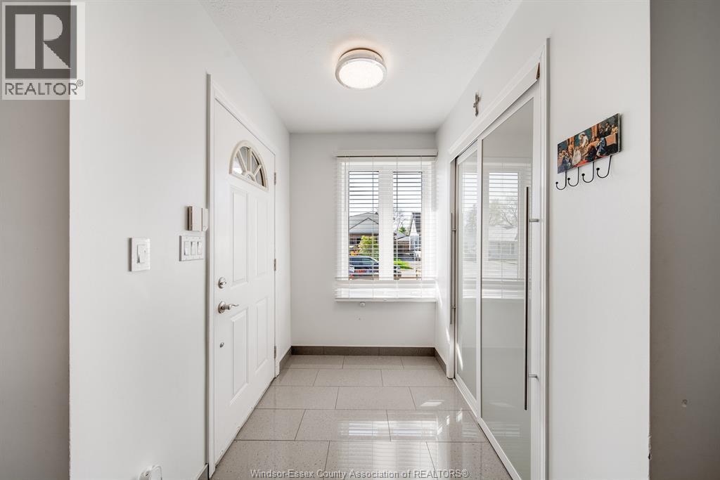 738 BENSETTE STREET, Windsor, Ontario, N8X2Z1 — Photo 4