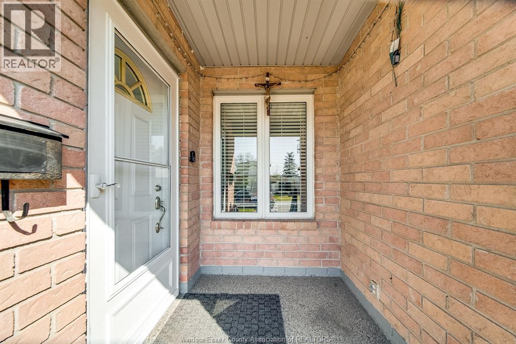 738 BENSETTE STREET, Windsor, Ontario, N8X2Z1 — Photo 47