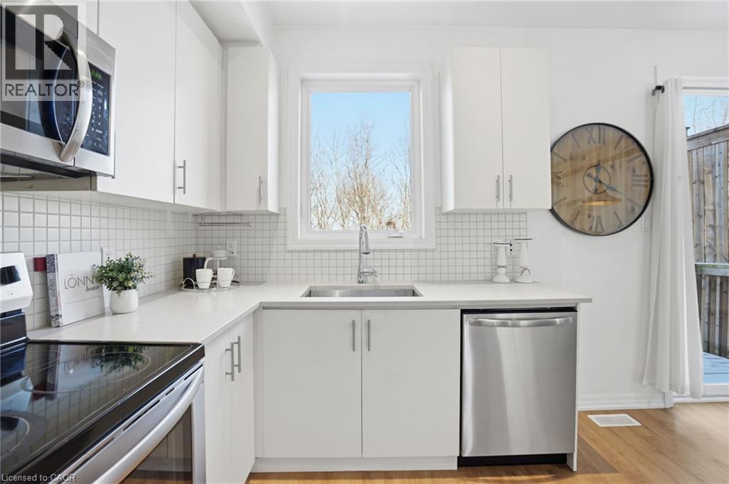 290 BARTON Street W Unit# 26, Hamilton, Ontario, L8R3P3 — Photo 12