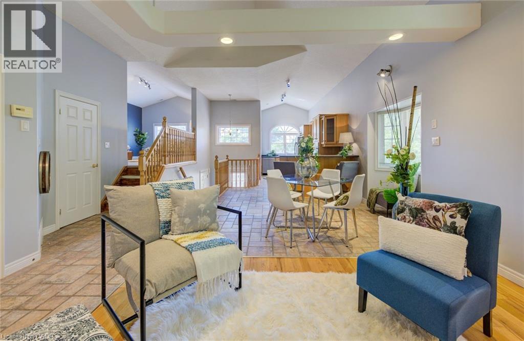 2 SMETANA Drive, Kitchener, Ontario, N2B3B8 — Photo 15