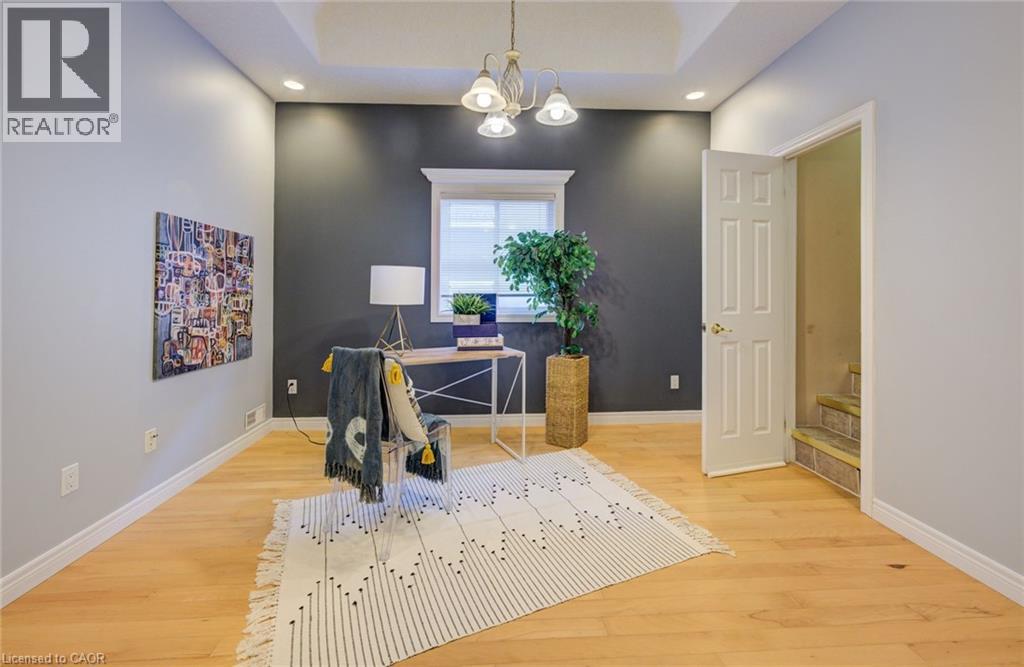 2 SMETANA Drive, Kitchener, Ontario, N2B3B8 — Photo 20