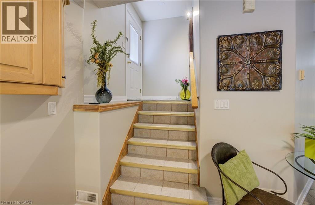 2 SMETANA Drive, Kitchener, Ontario, N2B3B8 — Photo 27