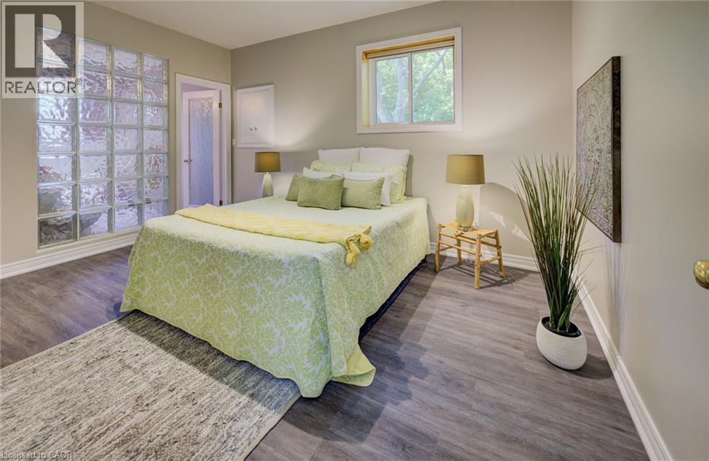 2 SMETANA Drive, Kitchener, Ontario, N2B3B8 — Photo 39