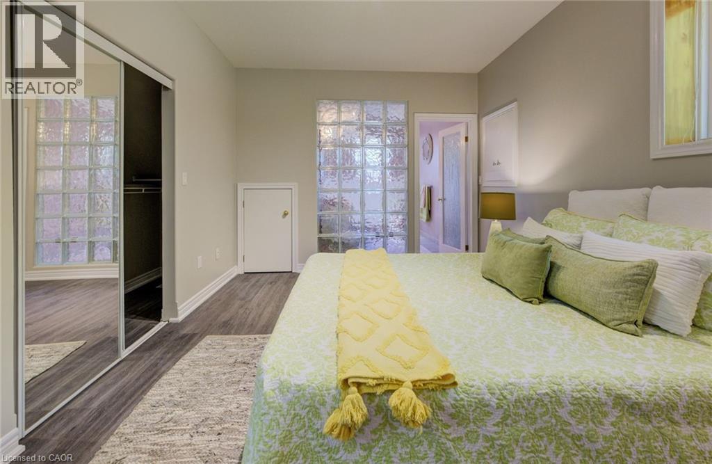 2 SMETANA Drive, Kitchener, Ontario, N2B3B8 — Photo 40