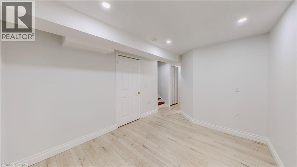 133 WAKE ROBIN Drive, Kitchener, Ontario, N2E3L6 — Photo 10