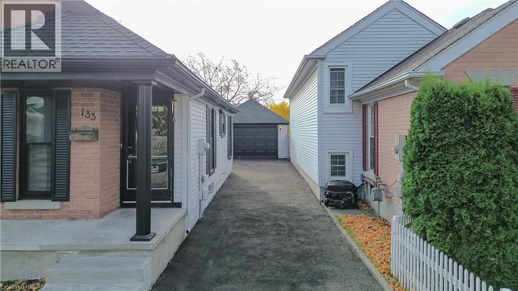 133 WAKE ROBIN Drive, Kitchener, Ontario, N2E3L6 — Photo 2