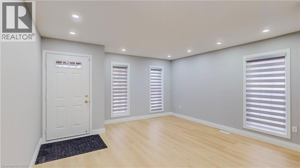 133 WAKE ROBIN Drive, Kitchener, Ontario, N2E3L6 — Photo 4