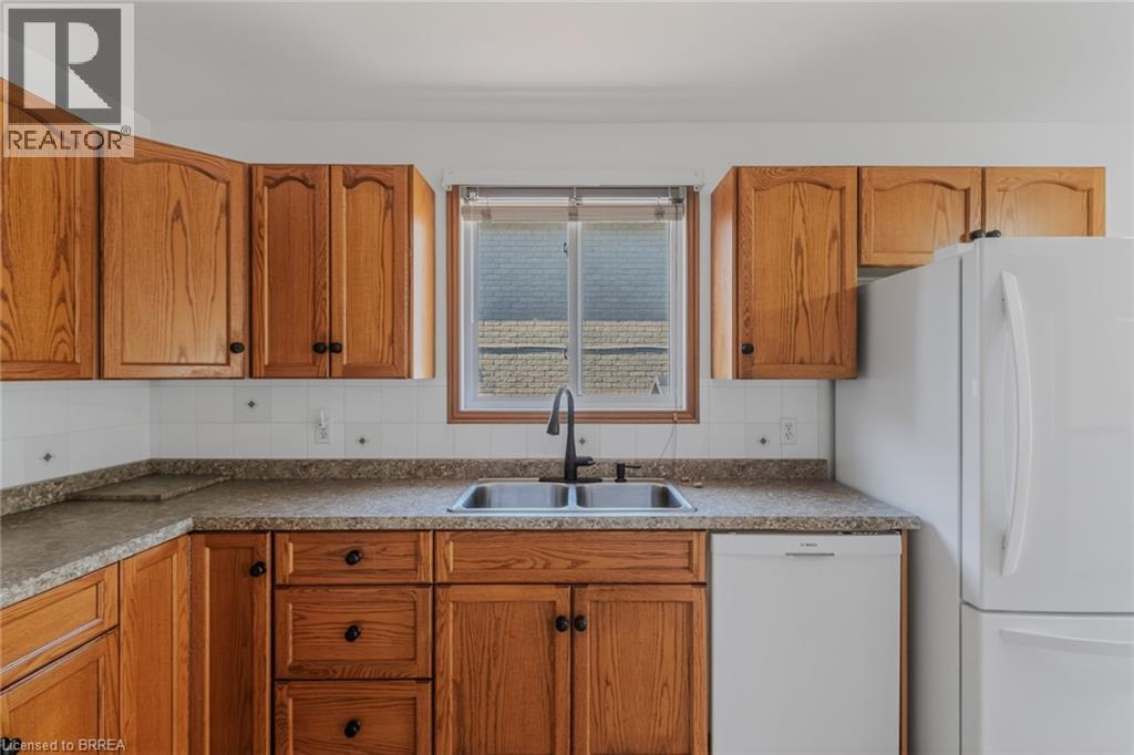 44 DONEGAL Drive, Brantford, Ontario, N3T6K8 — Photo 10