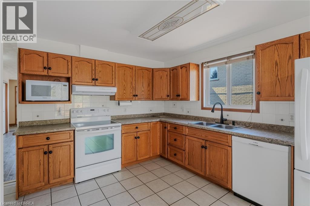 44 DONEGAL Drive, Brantford, Ontario, N3T6K8 — Photo 11