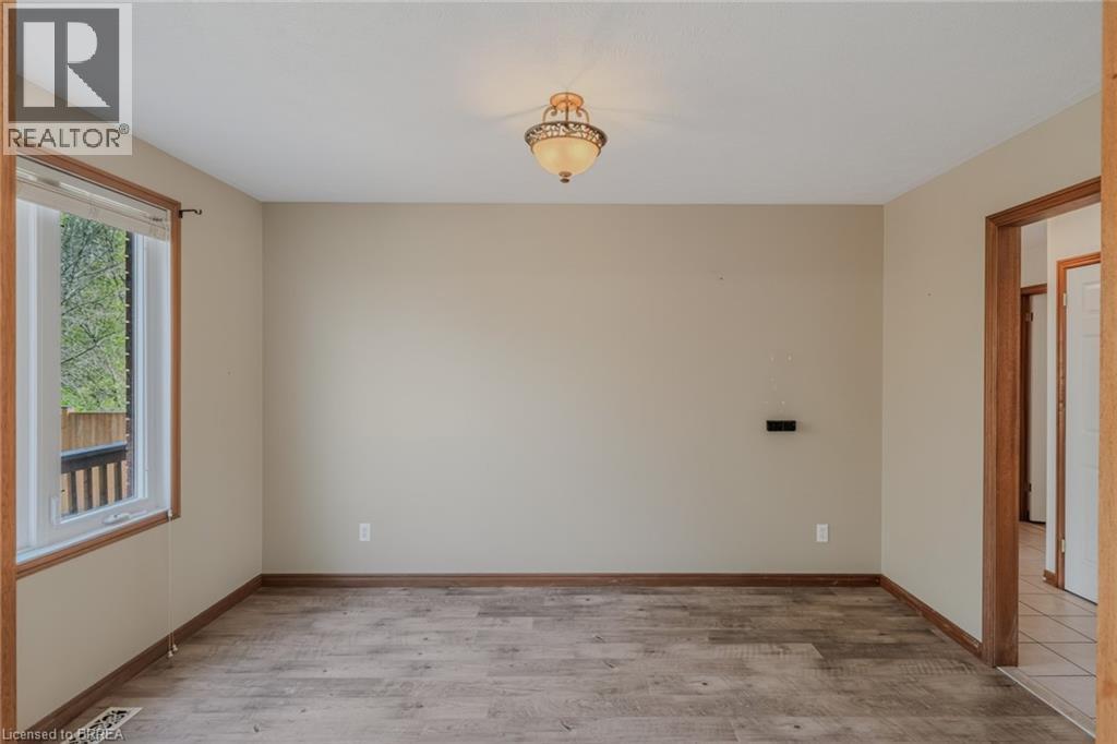 44 DONEGAL Drive, Brantford, Ontario, N3T6K8 — Photo 14