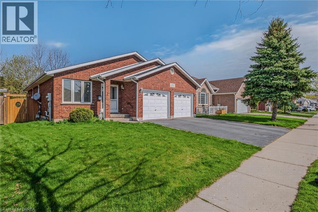 44 DONEGAL Drive, Brantford, Ontario, N3T6K8 — Photo 2