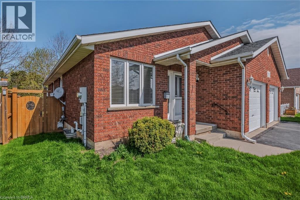 44 DONEGAL Drive, Brantford, Ontario, N3T6K8 — Photo 3