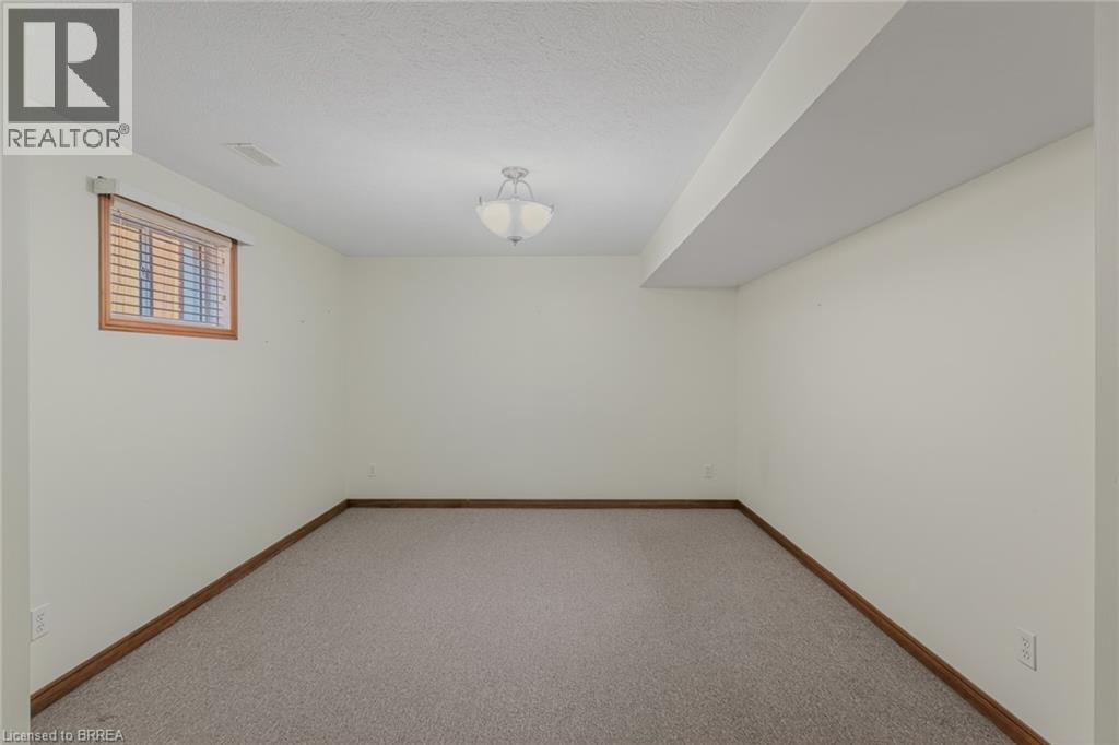 44 DONEGAL Drive, Brantford, Ontario, N3T6K8 — Photo 32