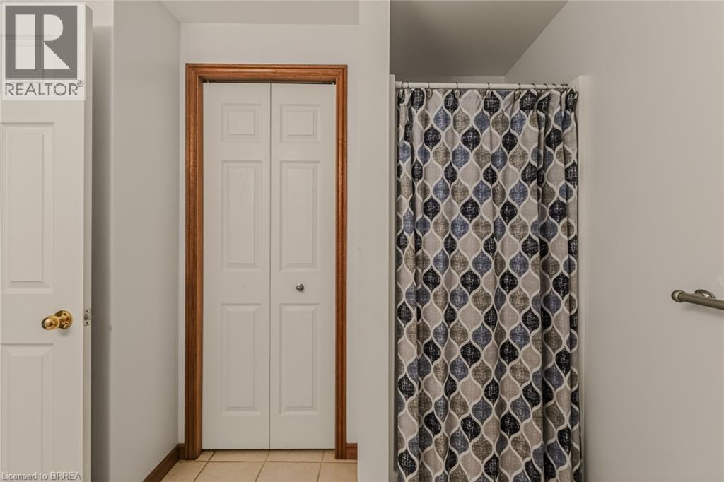 44 DONEGAL Drive, Brantford, Ontario, N3T6K8 — Photo 35