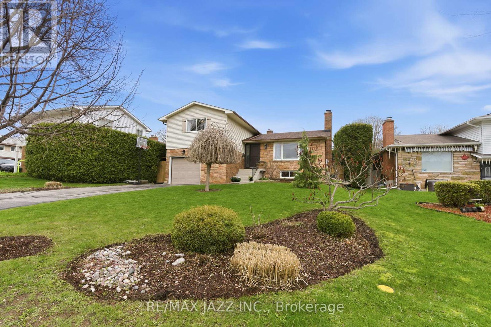 47 MARTINDALE STREET, Oshawa (Donevan), Ontario, L1H6W7 — Photo 2