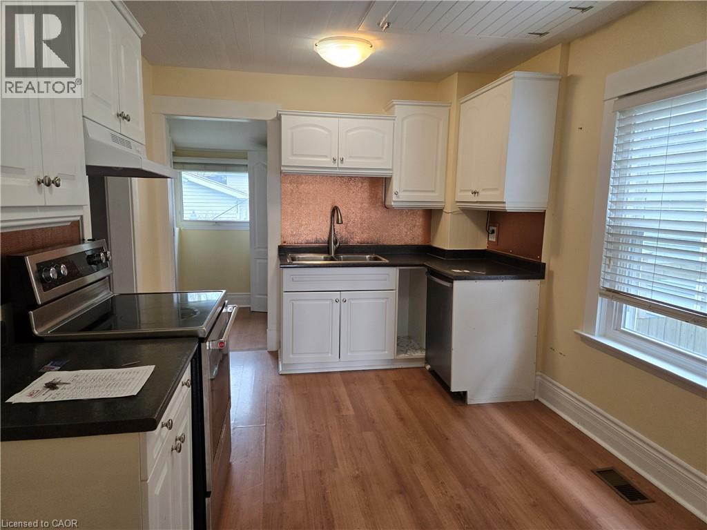 4 HAIG Street, St. Catharines, Ontario, L2R6K5 — Photo 5