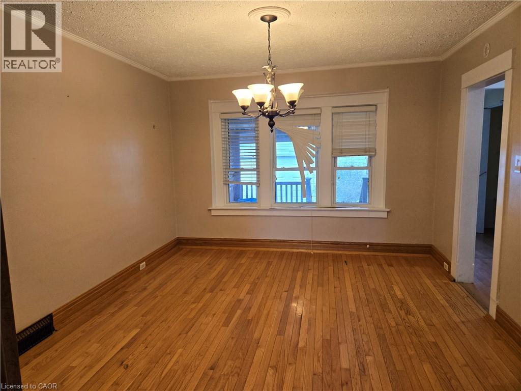 4 HAIG Street, St. Catharines, Ontario, L2R6K5 — Photo 6