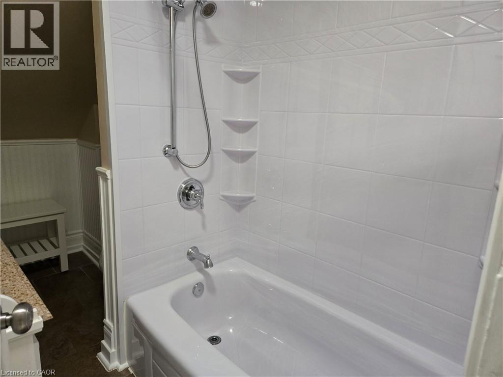4 HAIG Street, St. Catharines, Ontario, L2R6K5 — Photo 7