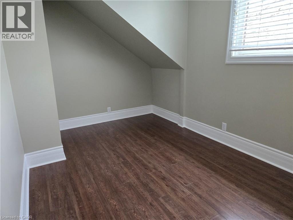 4 HAIG Street, St. Catharines, Ontario, L2R6K5 — Photo 9