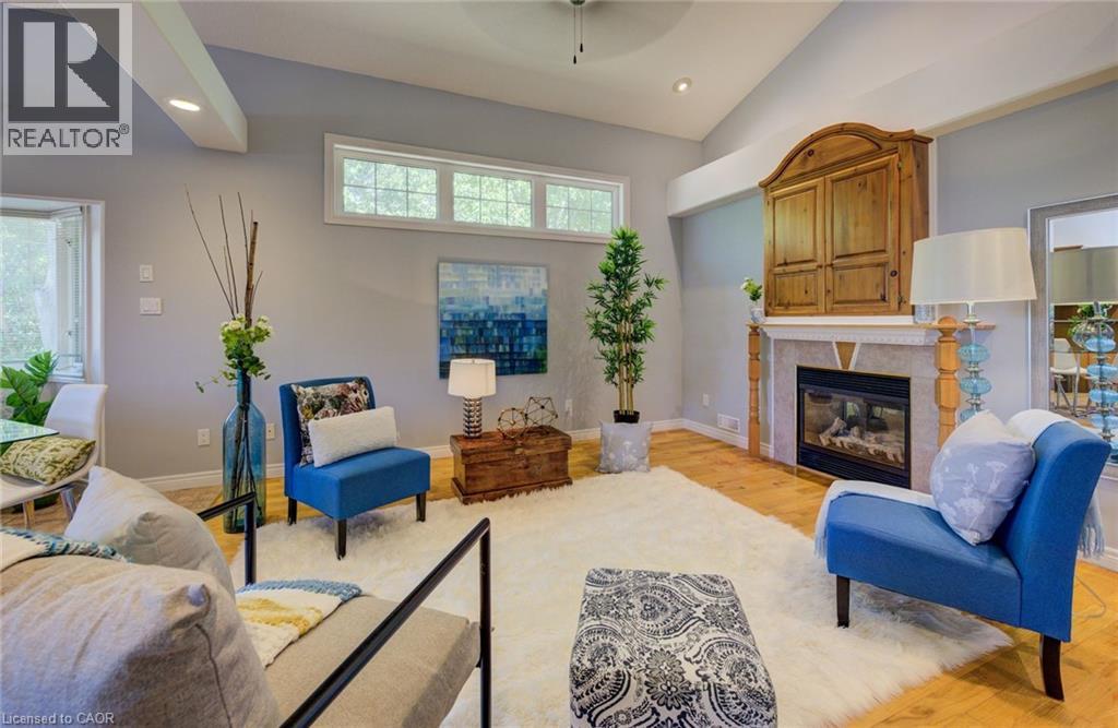2 SMETANA Drive, Kitchener, Ontario, N2B3B8 — Photo 14