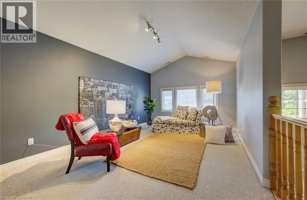 2 SMETANA Drive, Kitchener, Ontario, N2B3B8 — Photo 16