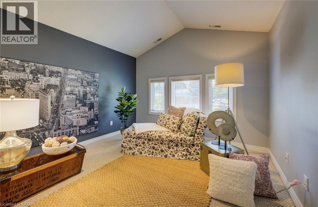 2 SMETANA Drive, Kitchener, Ontario, N2B3B8 — Photo 17