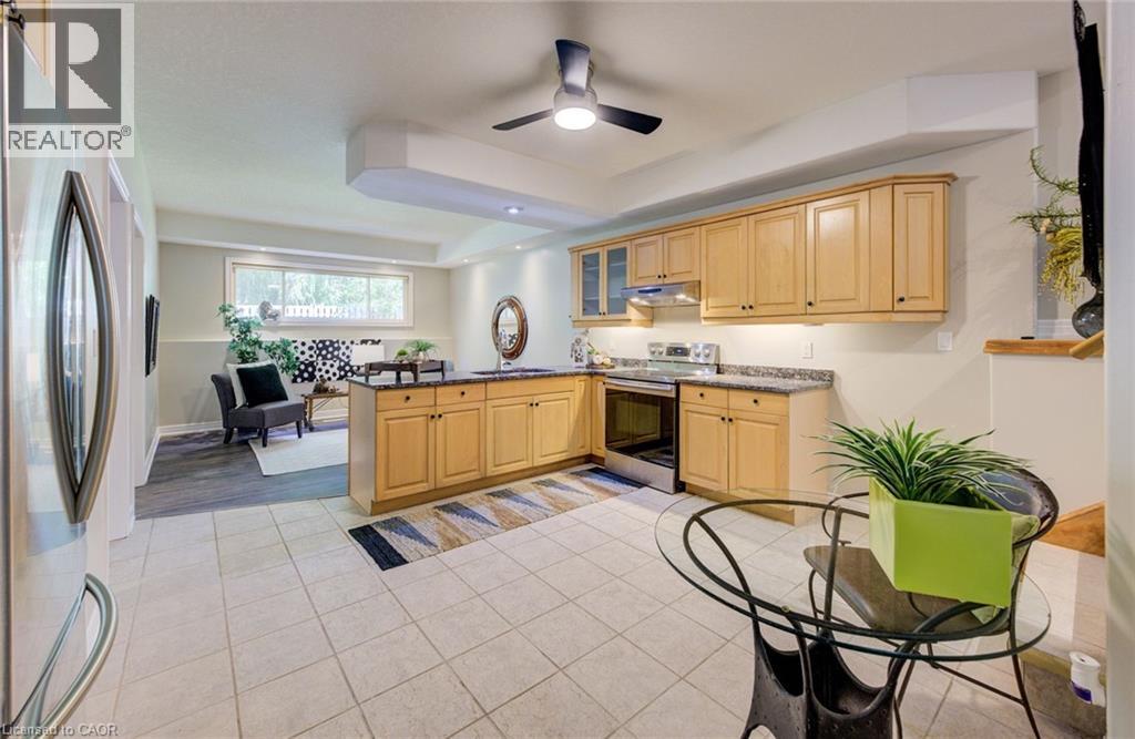 2 SMETANA Drive, Kitchener, Ontario, N2B3B8 — Photo 28