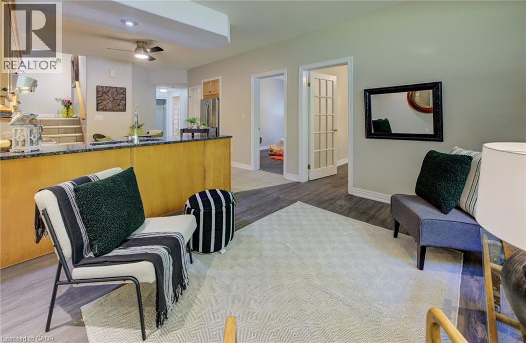 2 SMETANA Drive, Kitchener, Ontario, N2B3B8 — Photo 34