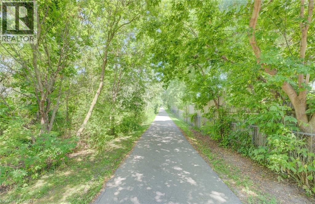 2 SMETANA Drive, Kitchener, Ontario, N2B3B8 — Photo 45