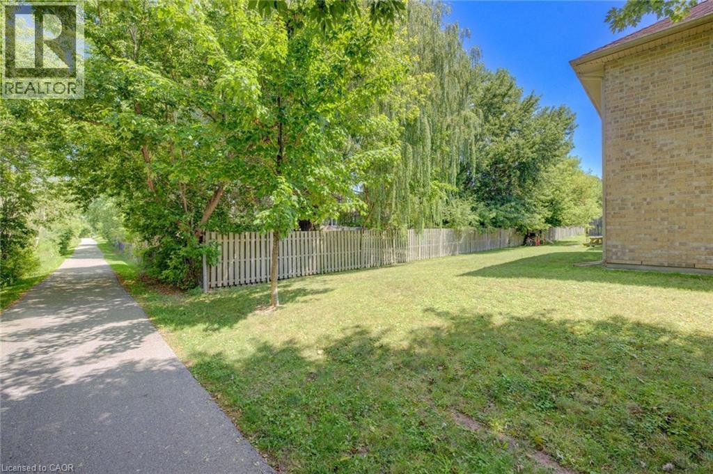 2 SMETANA Drive, Kitchener, Ontario, N2B3B8 — Photo 47