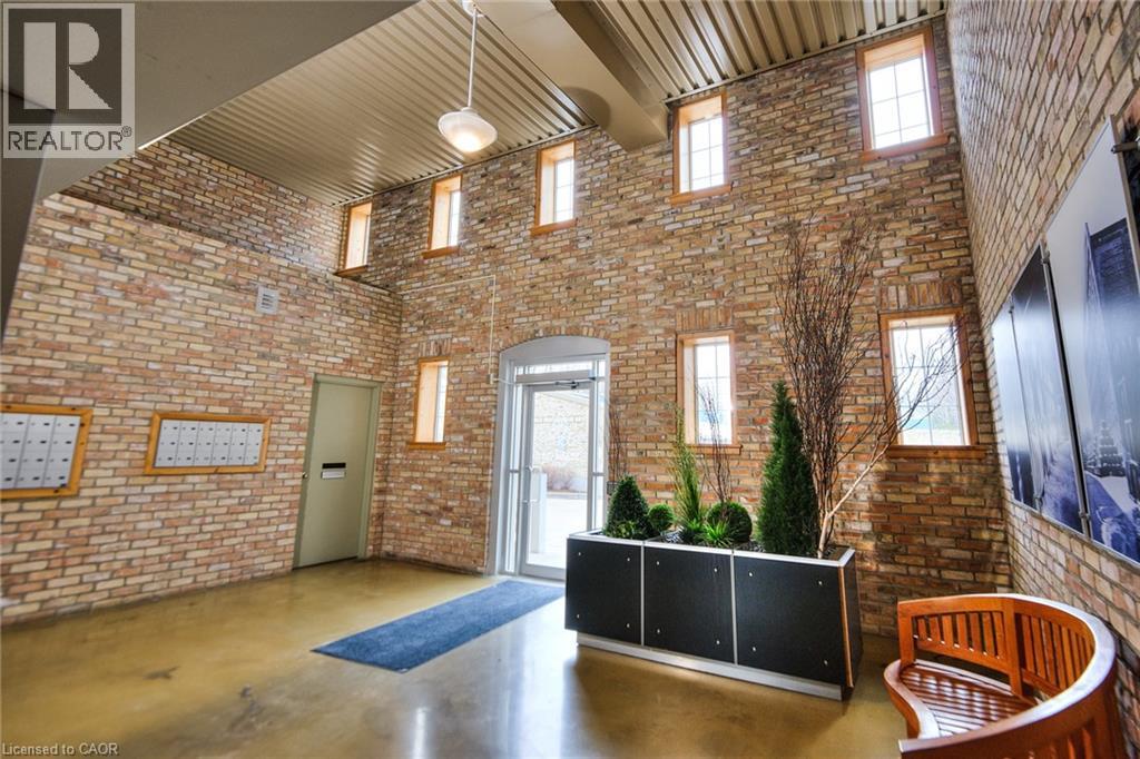 3 FATHER DAVID BAUER Drive Unit# 107, Waterloo, Ontario, N2L6M1 — Photo 17