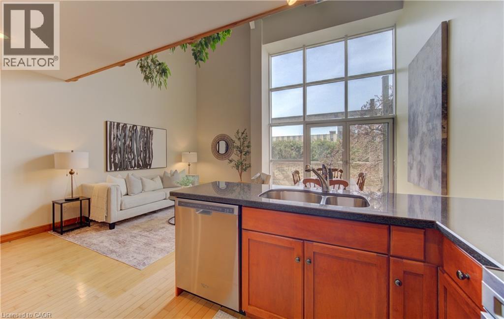 3 FATHER DAVID BAUER Drive Unit# 107, Waterloo, Ontario, N2L6M1 — Photo 6