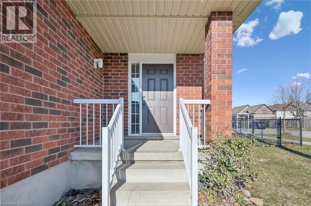 649 DOON SOUTH Drive, Kitchener, Ontario, N2P2X5 — Photo 5