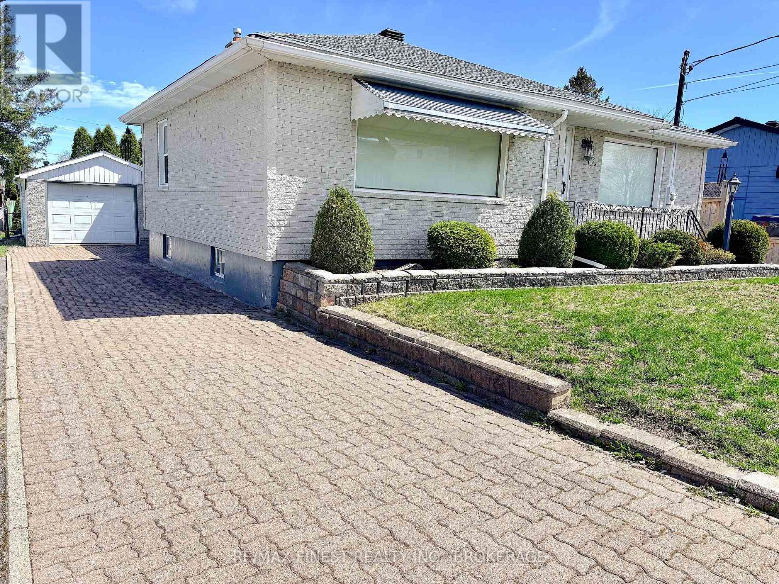 224 DANIS AVENUE, Cornwall, Ontario, K6H5E7 — Photo 3