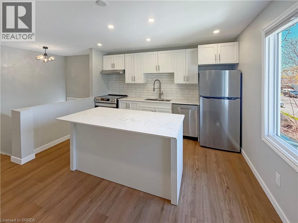 47 WALNUT Street Unit# A, Paris, Ontario, N3L2J4 — Photo 2