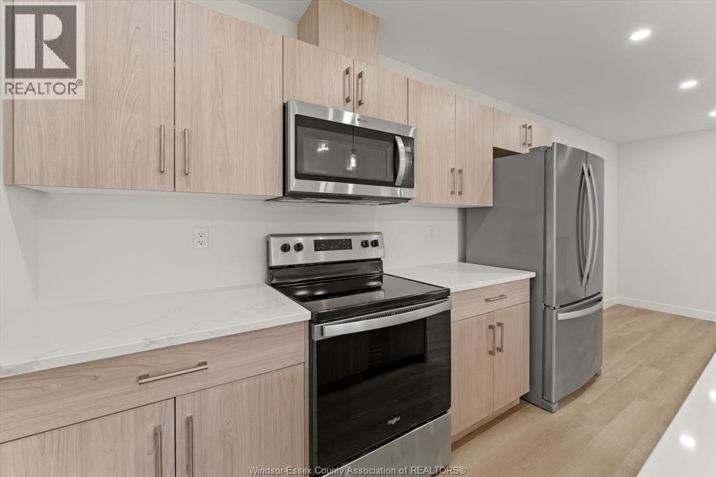2463-2 FRONT ROAD, LaSalle, Ontario, N9J2C5 — Photo 6