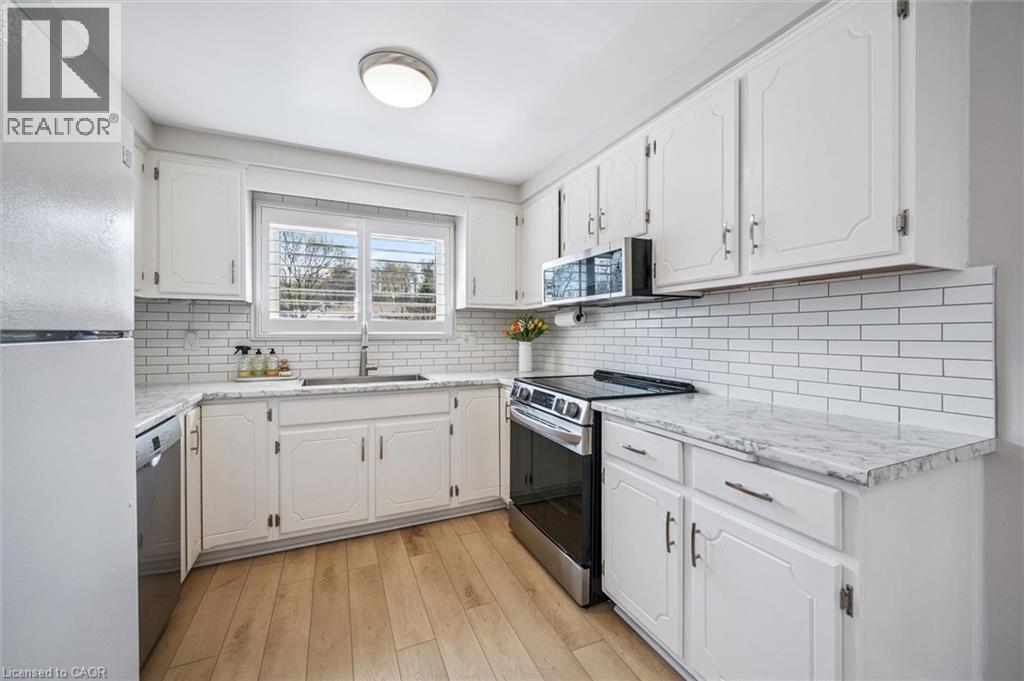 137 CEDAR CREST Street, Kitchener, Ontario, N2N2A6 — Photo 13