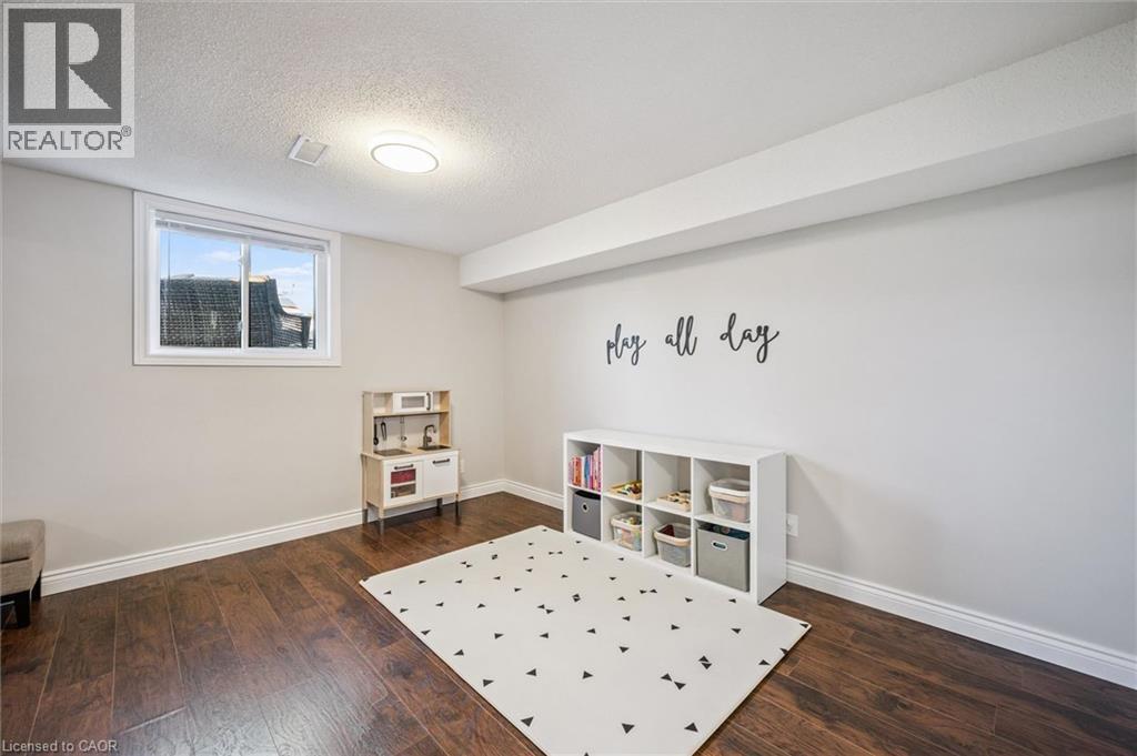 137 CEDAR CREST Street, Kitchener, Ontario, N2N2A6 — Photo 24